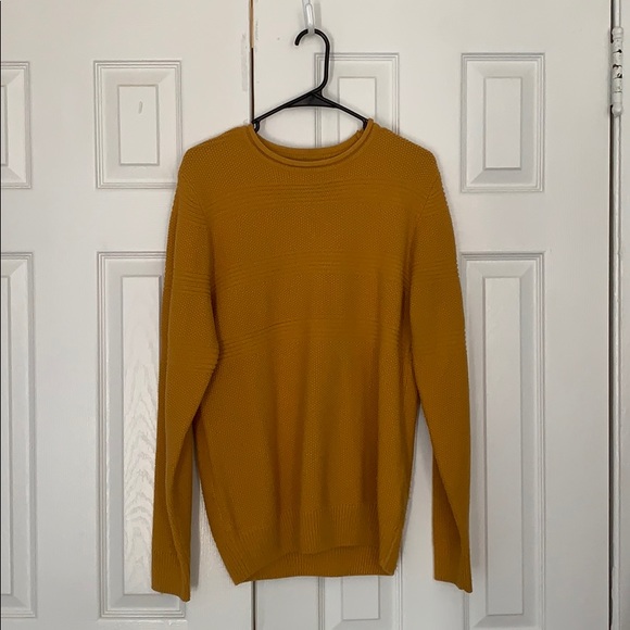 Yellow sweater - Picture 1 of 1